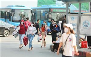 The Ministry of Transport has set up teams to inspect and correct transport activities to ensure safety against the Covid-19 epidemic on Tet holiday.